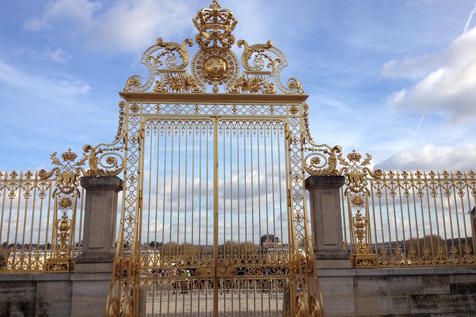 Versailles Palace & Gardens Guided Tour - Meeting point and the real-world route through Versailles