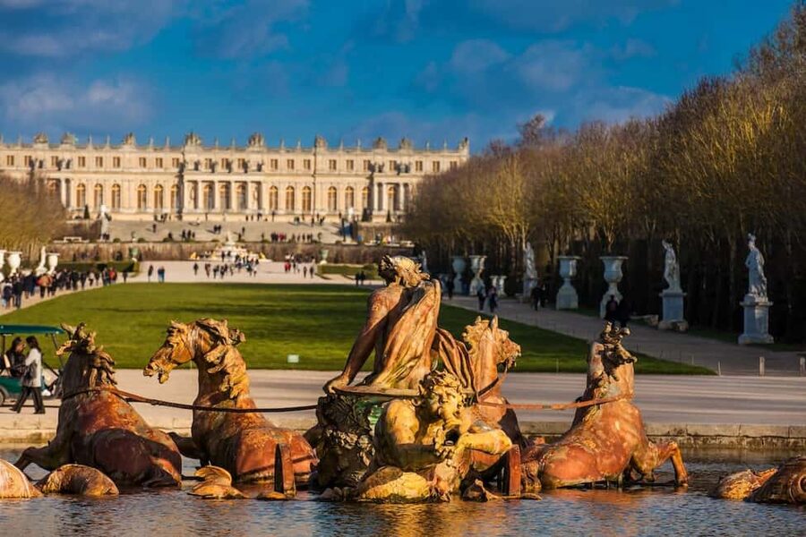 Versailles: Palace & Gardens Guided Tour with Entry Tickets - Price and value: what $128 buys you in real time saved