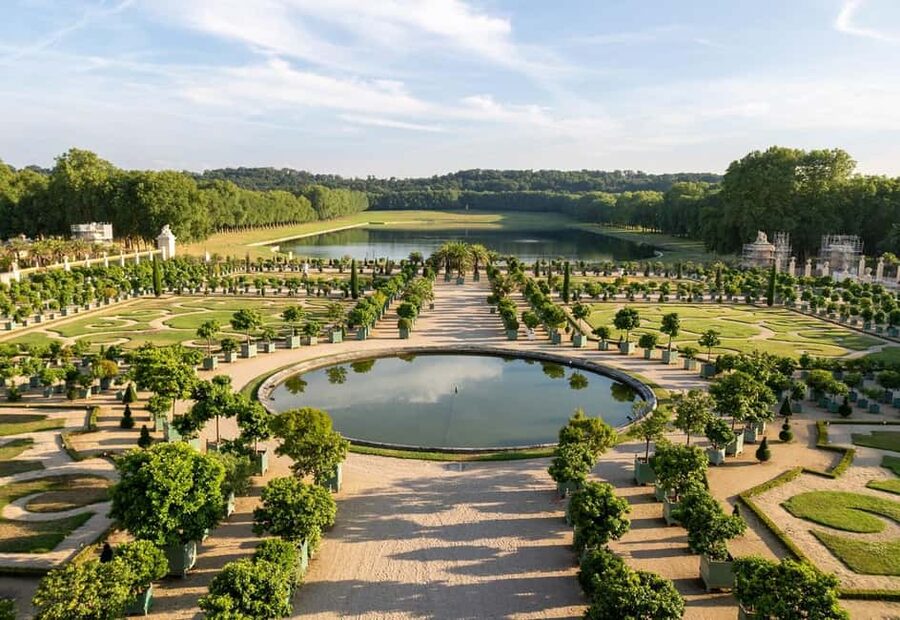 Versailles: Palace & Gardens Guided Tour with Entry Tickets - Optional gardens plan: guided route with fountains vs self-paced time