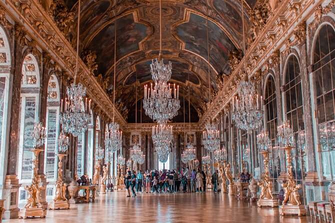 Versailles Palace & Gardens Guided Tour - Gardens with show timing: musical fountains and where to look