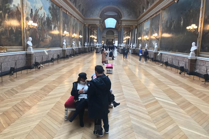 Versailles Palace & Gardens Tour with Transport from Paris - What to wear and bring for Versailles floors and crowds