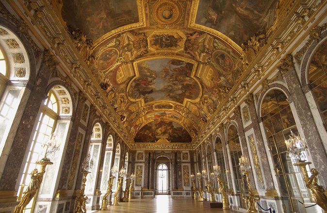 Versailles Palace Guided Day Tour and Trianon from Paris - Gardens with groves, winter carriage rides, and choosing your freedom