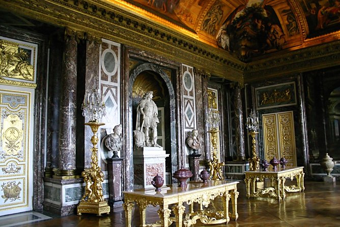 Versailles Palace Guided Day Tour and Trianon from Paris - When the fountain show is on: included dates and how to plan for it