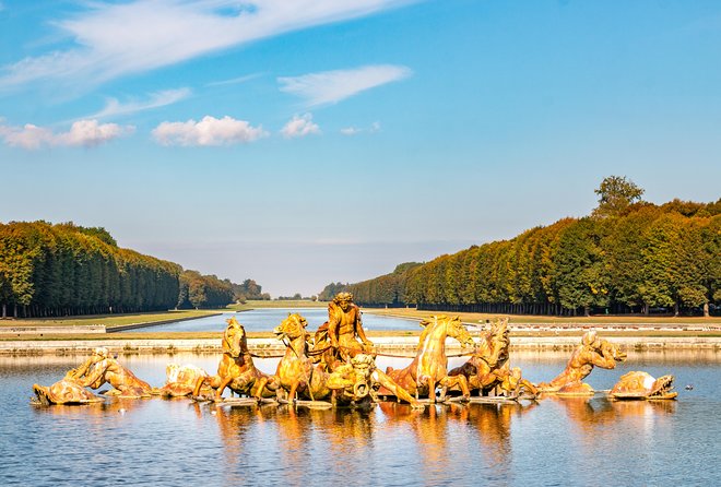 Versailles Palace Guided Day Tour and Trianon from Paris - Eating on your own in a palace-sized world