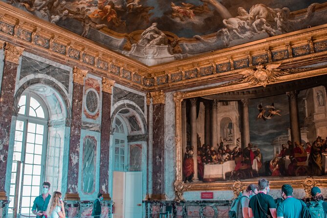 Versailles Palace Guided Tour with Reserved Entry - Where you meet in Versailles and why it matters