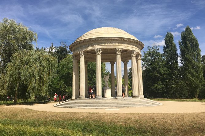 Versailles Palace & Marie-Antoinette's Estate Private Guided Tour with Lunch - Petit Trianon and the Queen’s Hamlet, Marie-Antoinette’s softer side