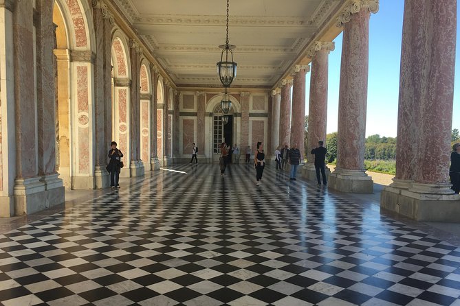 Versailles Palace & Marie-Antoinette's Estate Private Guided Tour with Lunch - Price and logistics: is $855+ good value for Versailles?