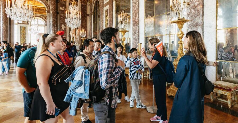 Versailles: Palace of Versailles Skip-the-Line Guided Tour - Meeting point and what to expect from the guide