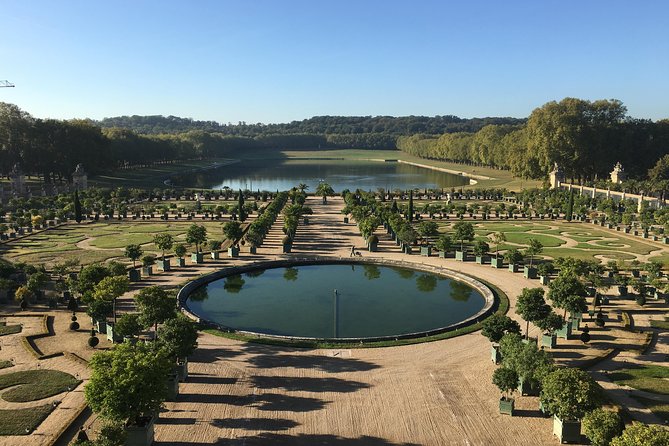 Versailles Palace Private Tailored Guided Tour With Hotel Pickup - Gardens of Versailles: 45 minutes for fountains and big views