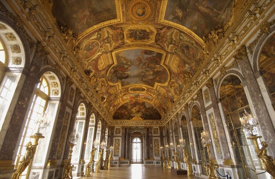 Versailles: Skip-the-Line Guided Tour of Palace with Gardens - Palace of Versailles: Royal apartments, classical themes, and crowd control