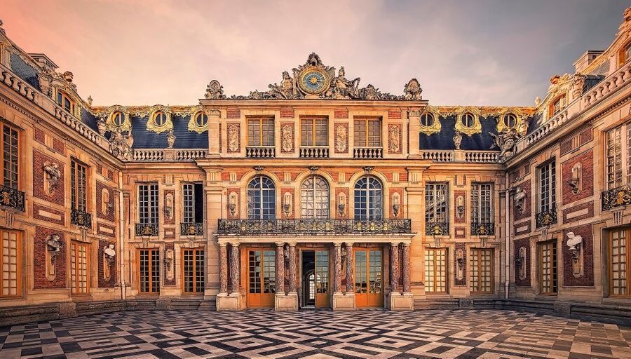 Versailles: Skip-the-Line Guided Tour of Palace with Gardens - Group flow, headsets, and the 4 hour reality