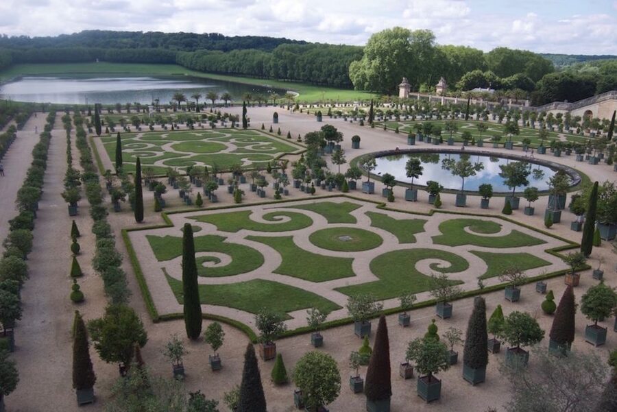 Versailles: Skip-the-Line Versailles Palace and Gardens Tour - Skip-the-Line Versailles Entry in a 3-Hour Window