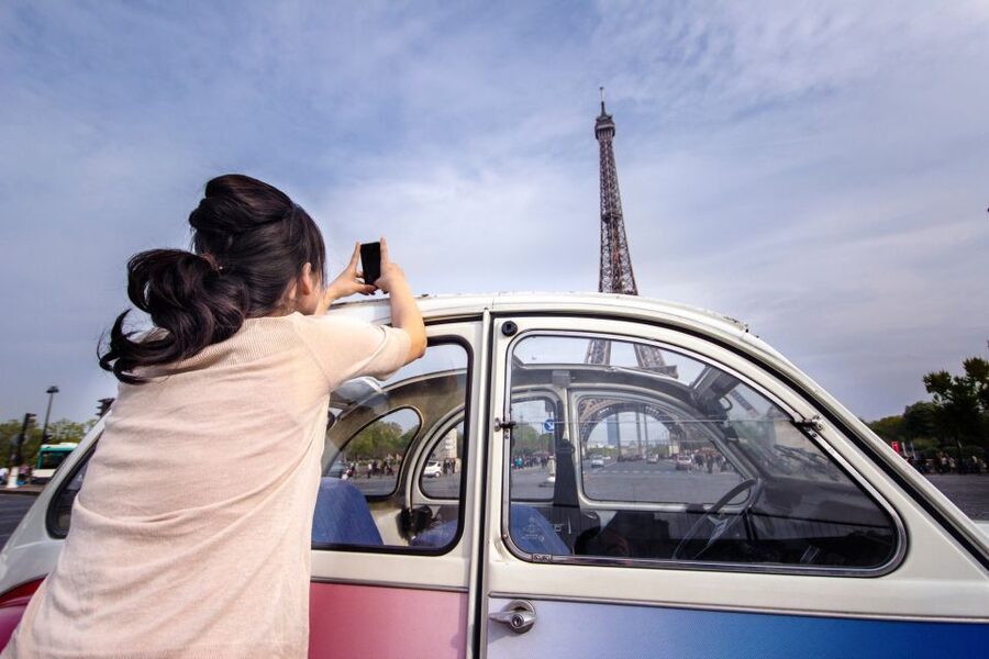 Vintage 2CV tour + Cruise - Transitioning from streets to river: why the Seine cruise is timed right