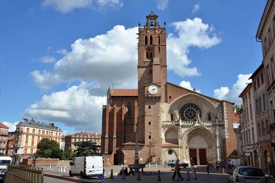 Welcome to Toulouse: Private Walking Tour with a Local - Starting where you are: the hotel pickup that saves energy