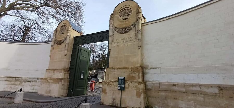 Who Killed Victor ? Escape Game at Père Lachaise Cemetery - Père Lachaise, but the day has a plot