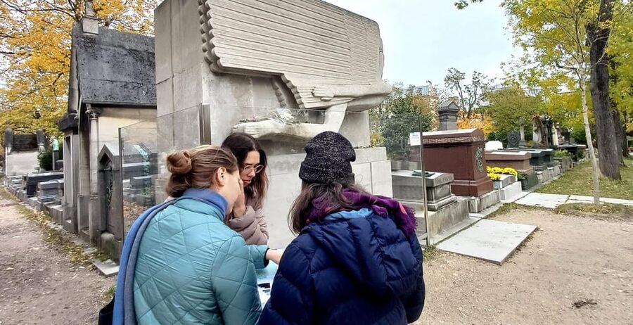 Who Killed Victor ? Escape Game at Père Lachaise Cemetery - The guide matters, and the stories have personality