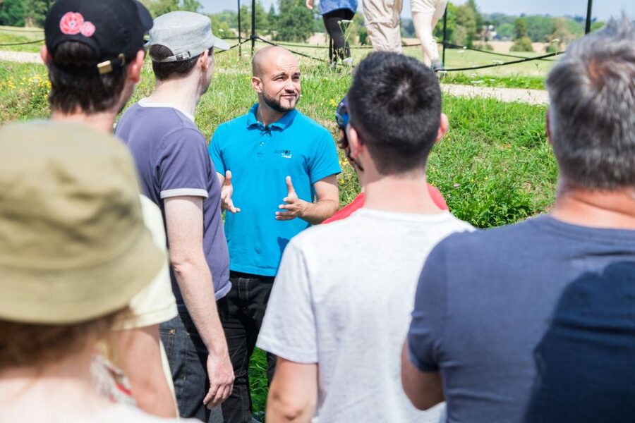 WWI Somme Battlefields Day Trip from Paris - A quick lunch stop, then back to memorials